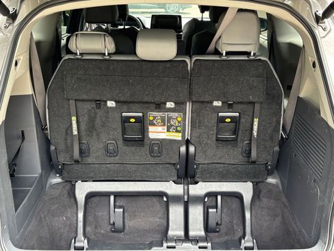 Used 2024 Toyota Sienna XLE FWD image 34