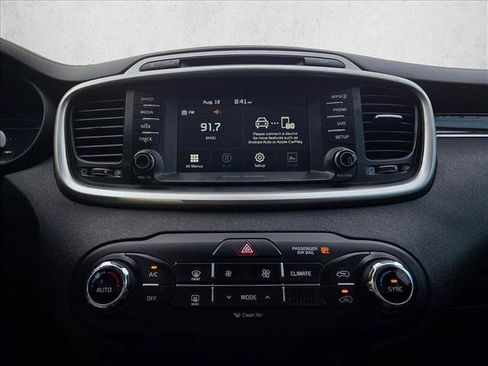 Used 2018 Kia Sorento FWD image 14
