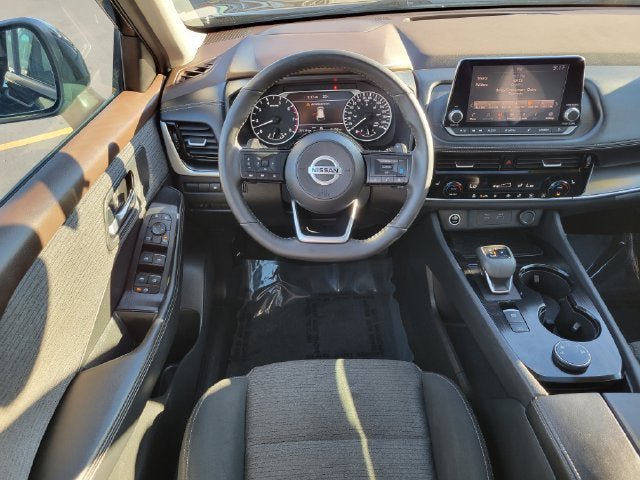 Used 2021 Nissan Rogue SV AWD/4WD image 26