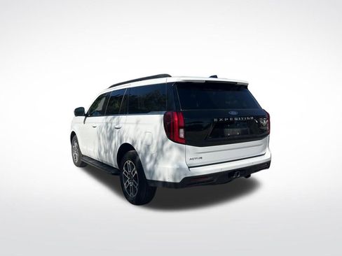 Used 2025 Ford Expedition Active AWD/4WD image 6