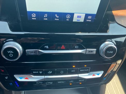 Used 2022 Ford Explorer King Ranch w/ Premium Technology Package AWD/4WD image 27