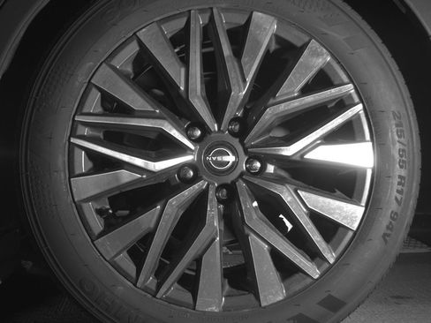 Used 2025 Nissan Altima 2.5 SV image 14