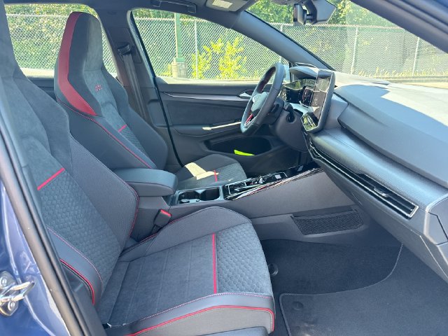 New 2026 Volkswagen GTI SE FWD image 10