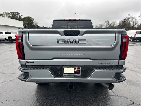 Used 2026 GMC Sierra 2500 Denali Ultimate image 7