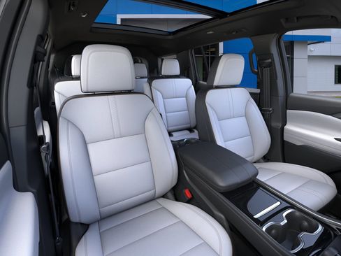 New 2026 Chevrolet Traverse High Country image 16