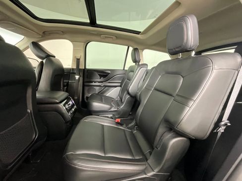 Used 2023 Lincoln Aviator 2WD w/ Premium Package image 26