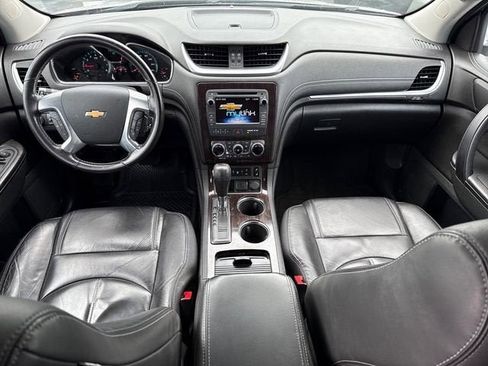 Used 2015 Chevrolet Traverse LT FWD image 12