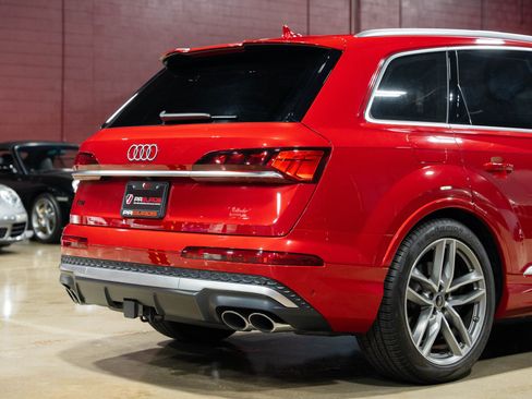 Used 2025 Audi SQ7 Prestige w/ Prestige Package AWD/4WD image 26