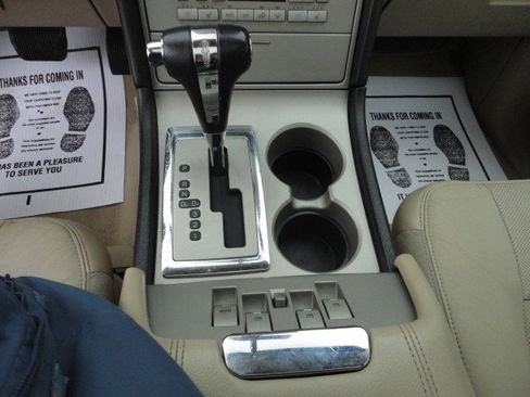 Used 2006 Lincoln Navigator Luxury image 7