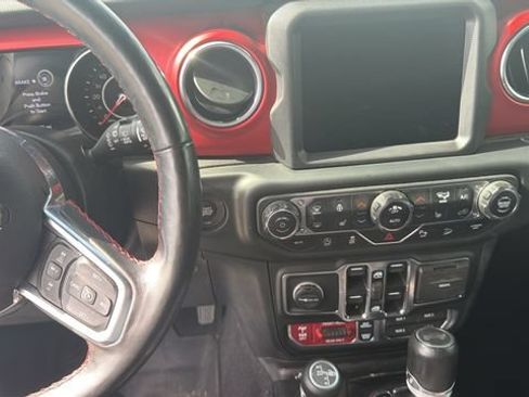 Used 2021 Jeep Wrangler Unlimited Rubicon AWD/4WD image 8