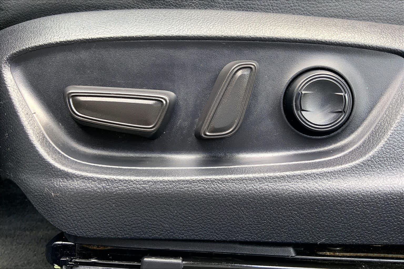 Used 2024 Toyota Camry SE FWD image 33