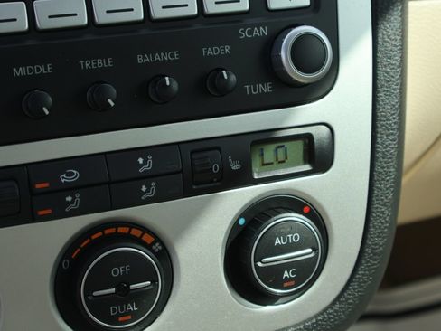 Used 2008 Volkswagen Eos 2.0T FWD image 36