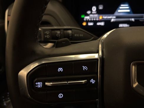 Used 2025 GMC Yukon Denali image 15