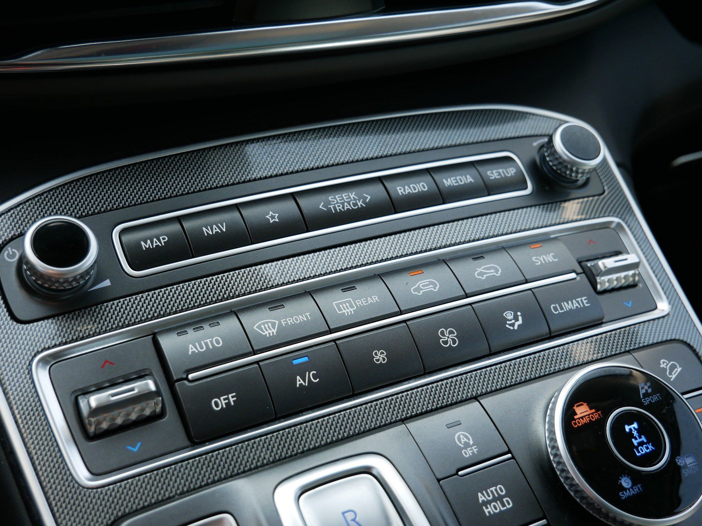 Certified 2023 Hyundai Santa Fe Limited AWD/4WD image 22