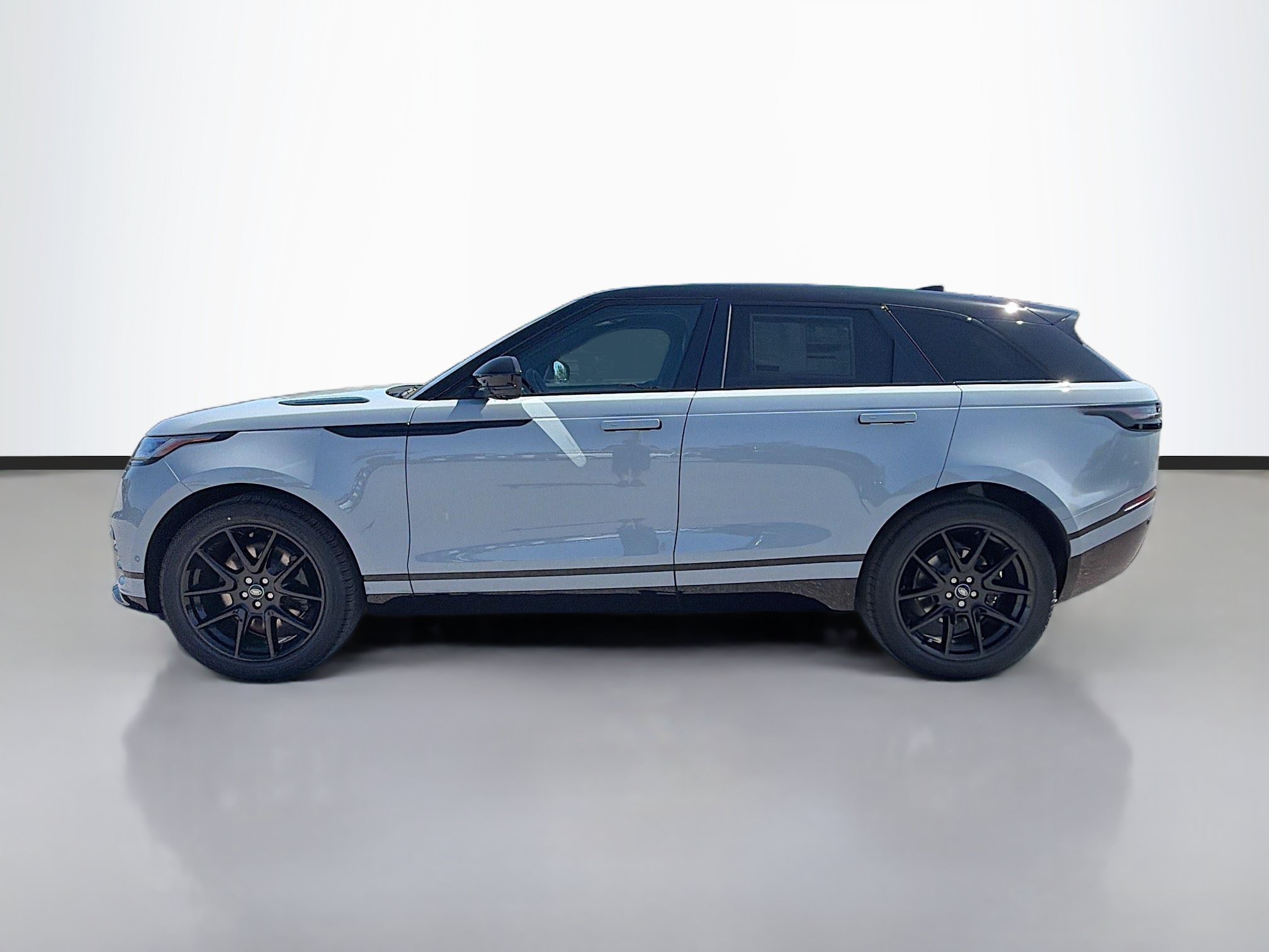 New 2026 Land Rover Range Rover Velar Dynamic SE AWD/4WD image 2