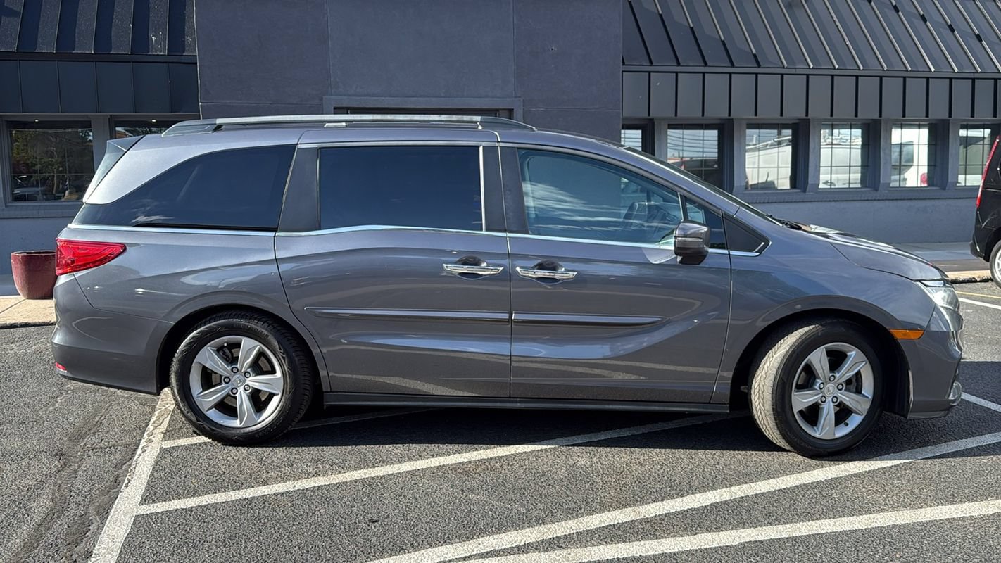 Used 2018 Honda Odyssey EX image 2