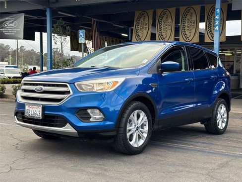 Used 2017 Ford Escape SE FWD image 4
