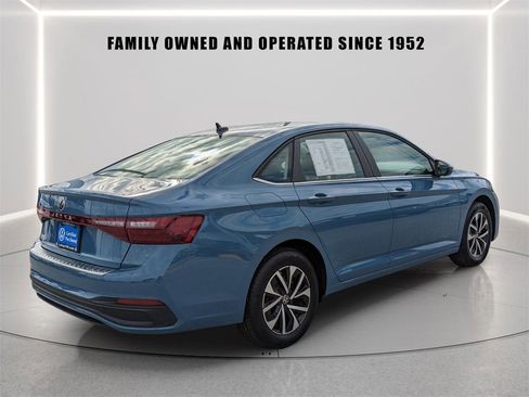 Certified 2025 Volkswagen Jetta S image 3