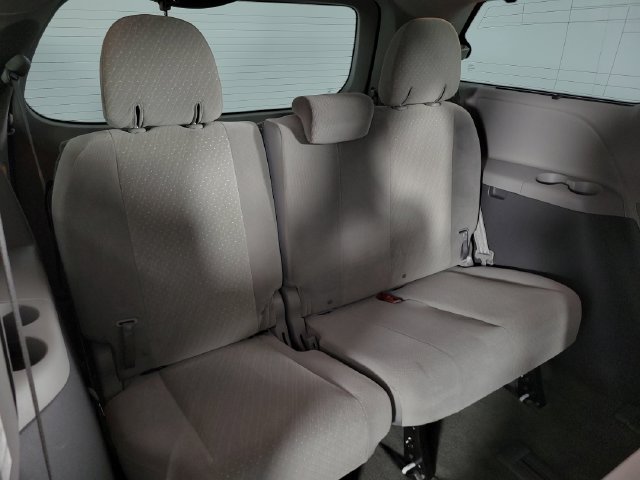 Used 2018 Toyota Sienna LE AWD/4WD image 16