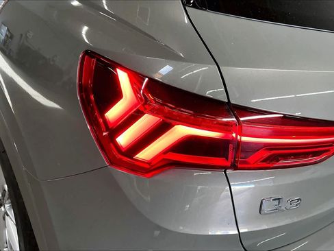 Used 2022 Audi Q3 2.0T Premium w/ Convenience Package image 31