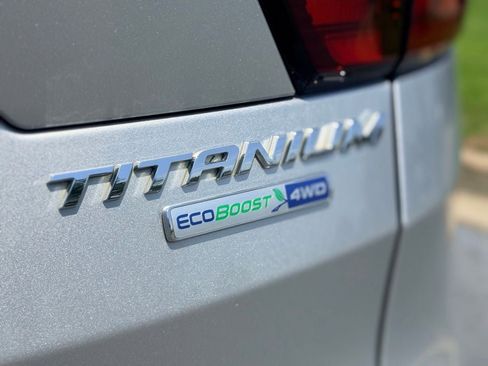 Used 2019 Ford Escape Titanium AWD/4WD image 8