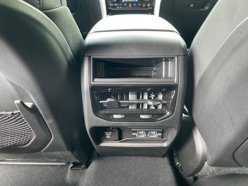 Used 2025 Jeep Grand Cherokee Altitude RWD image 29