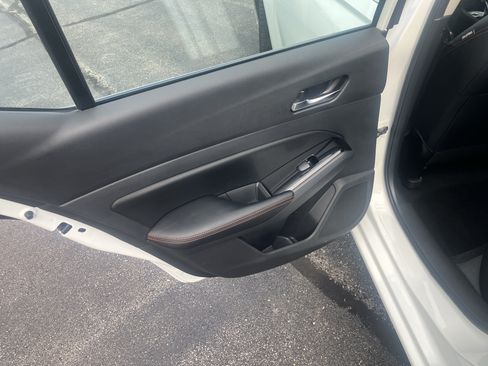 Used 2024 Nissan Altima 2.5 SR FWD image 15