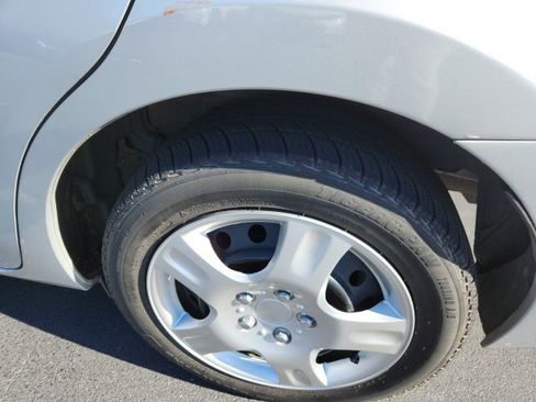 Used 2015 Toyota Corolla LE image 3