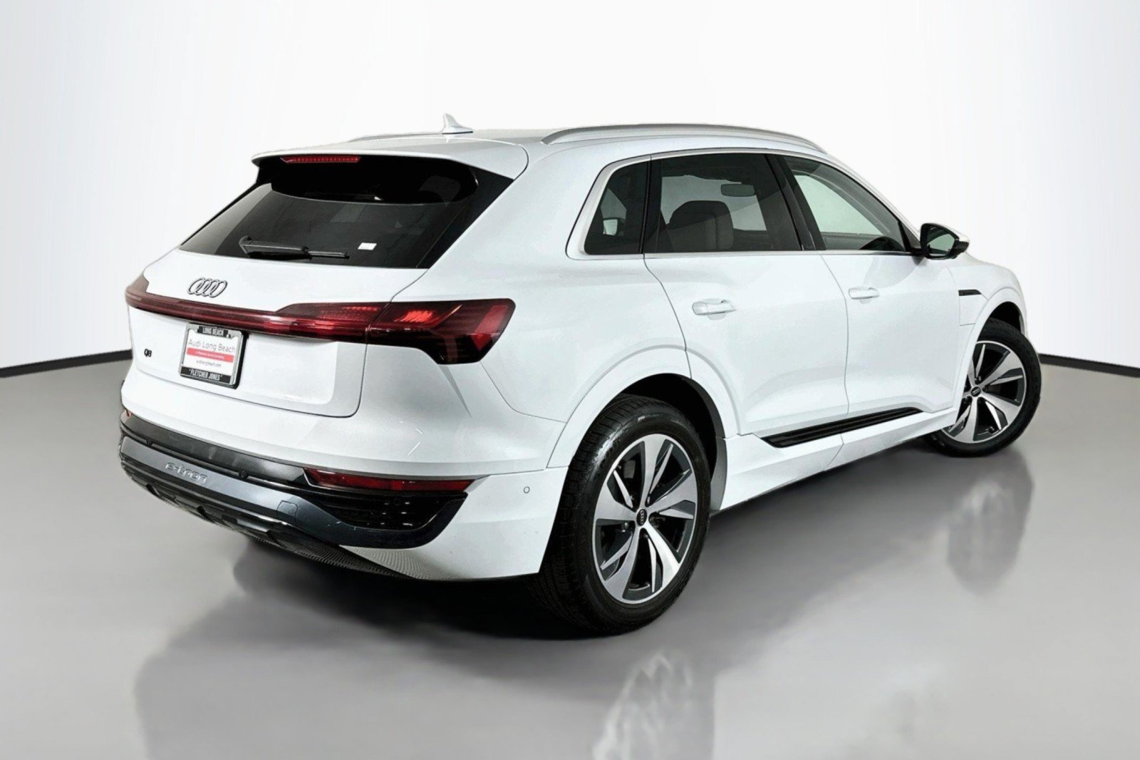 Used 2024 Audi Q8 e-tron Premium Plus AWD/4WD image 14