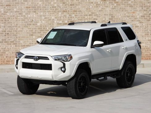 Used 2021 Toyota 4Runner SR5 AWD/4WD image 25