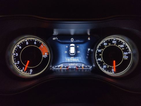 Used 2021 Jeep Cherokee Latitude Lux w/ Sun & Sound Group image 23