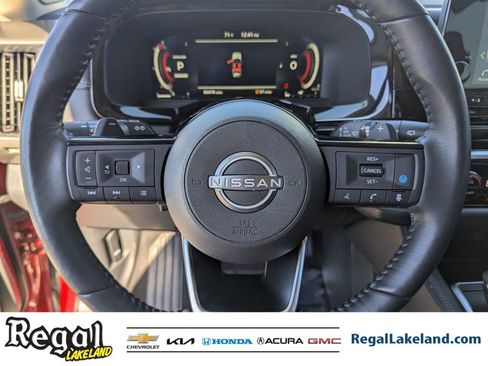 Used 2022 Nissan Pathfinder Platinum w/ Lighting Package (N92) image 30