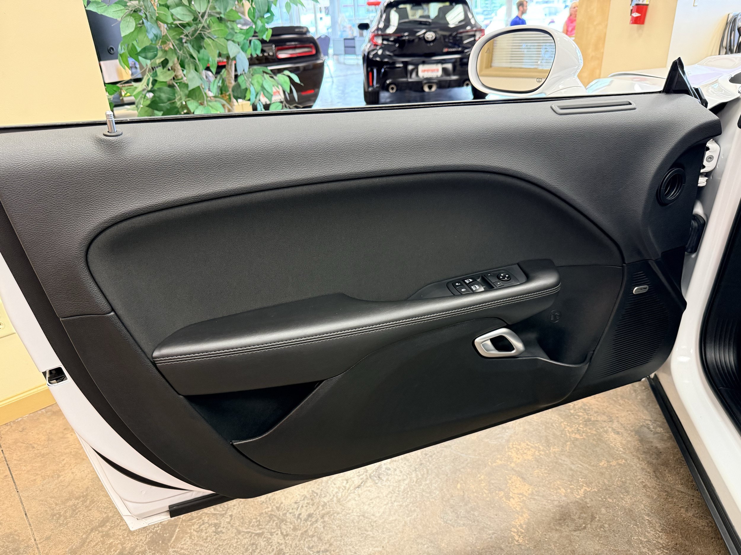 Used 2018 Dodge Challenger R/T Scat Pack w/ Dynamics Package RWD image 24