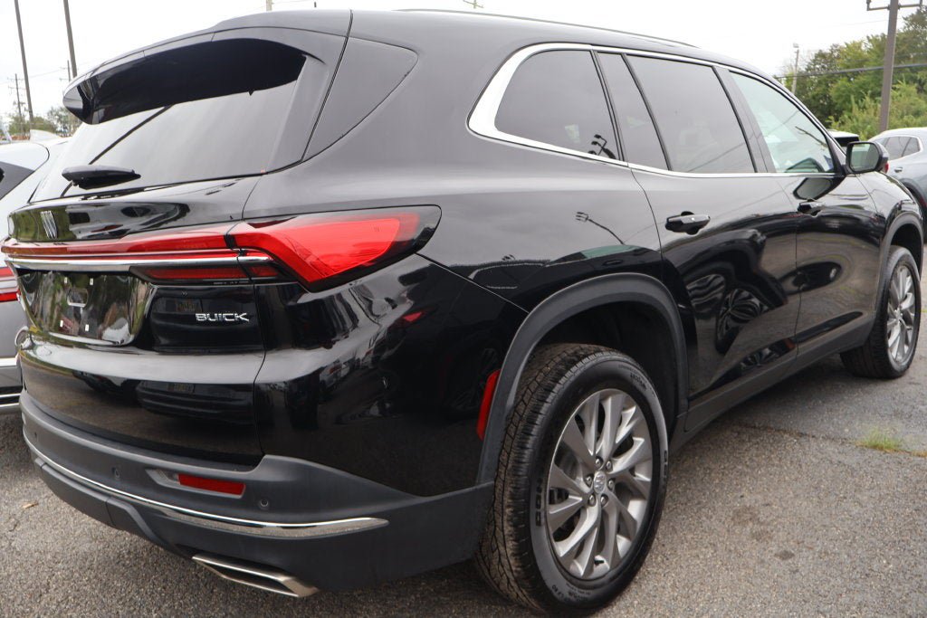 Used 2026 Buick Enclave Preferred AWD/4WD image 3