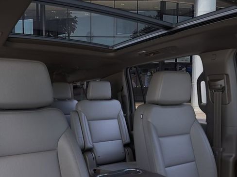 New 2026 Chevrolet Suburban Z71 w/ Comfort Package AWD/4WD image 24