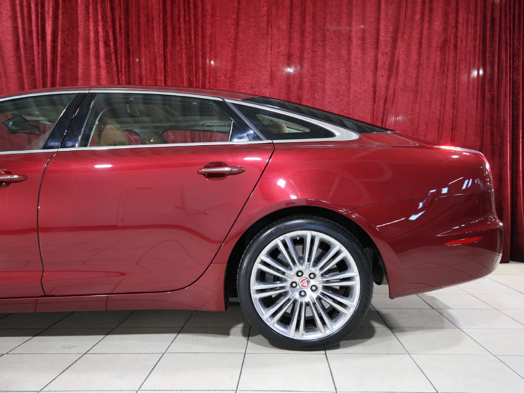 Used 2014 Jaguar XJ L Supercharged RWD image 5