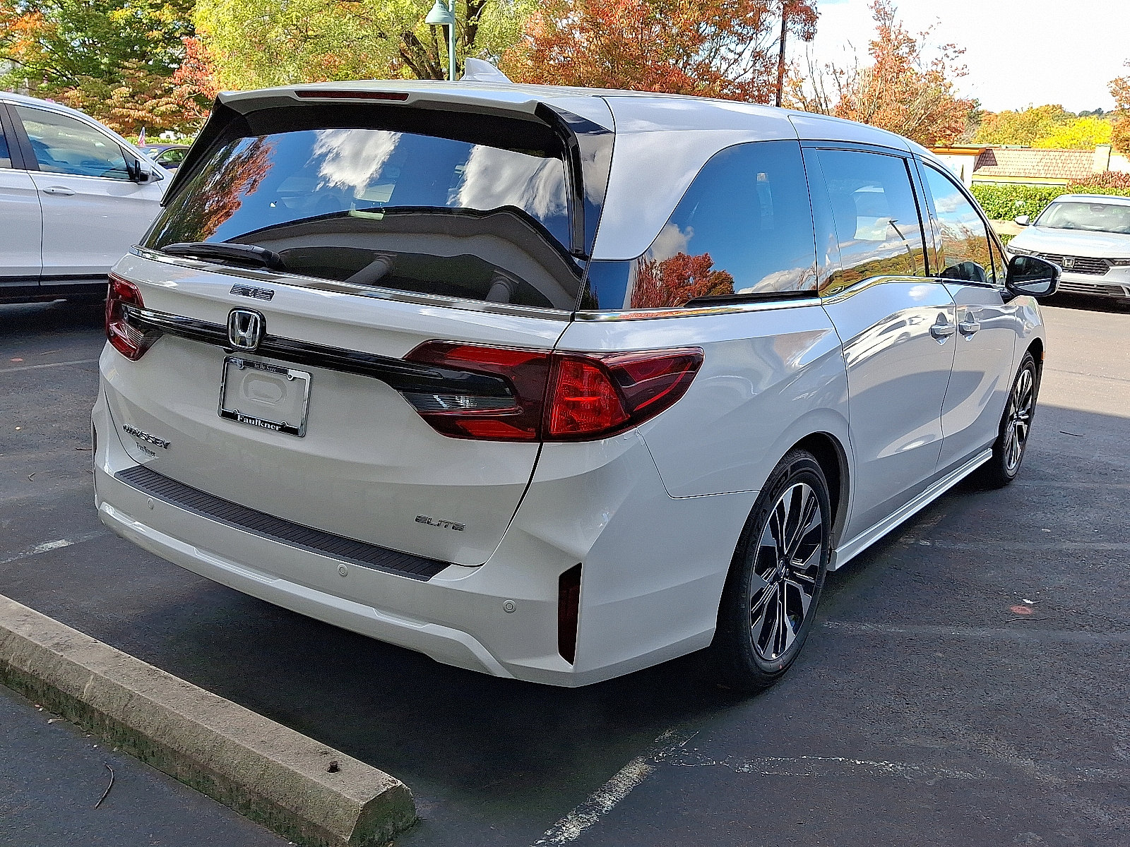 New 2027 Honda Odyssey Elite image 4