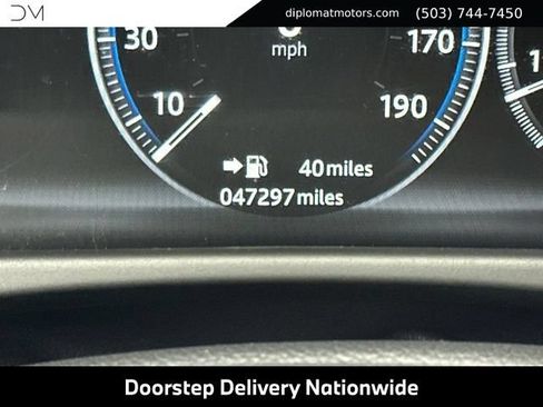 Used 2018 Jaguar XF S RWD image 31
