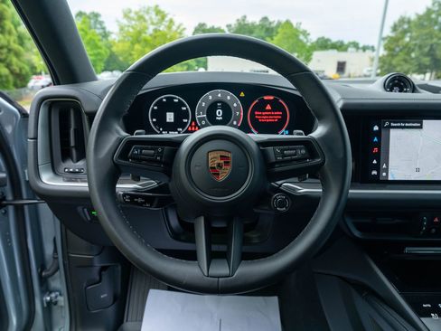 Certified 2024 Porsche Cayenne AWD/4WD image 25