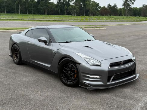 Used 2012 Nissan GT-R Premium AWD/4WD image 1