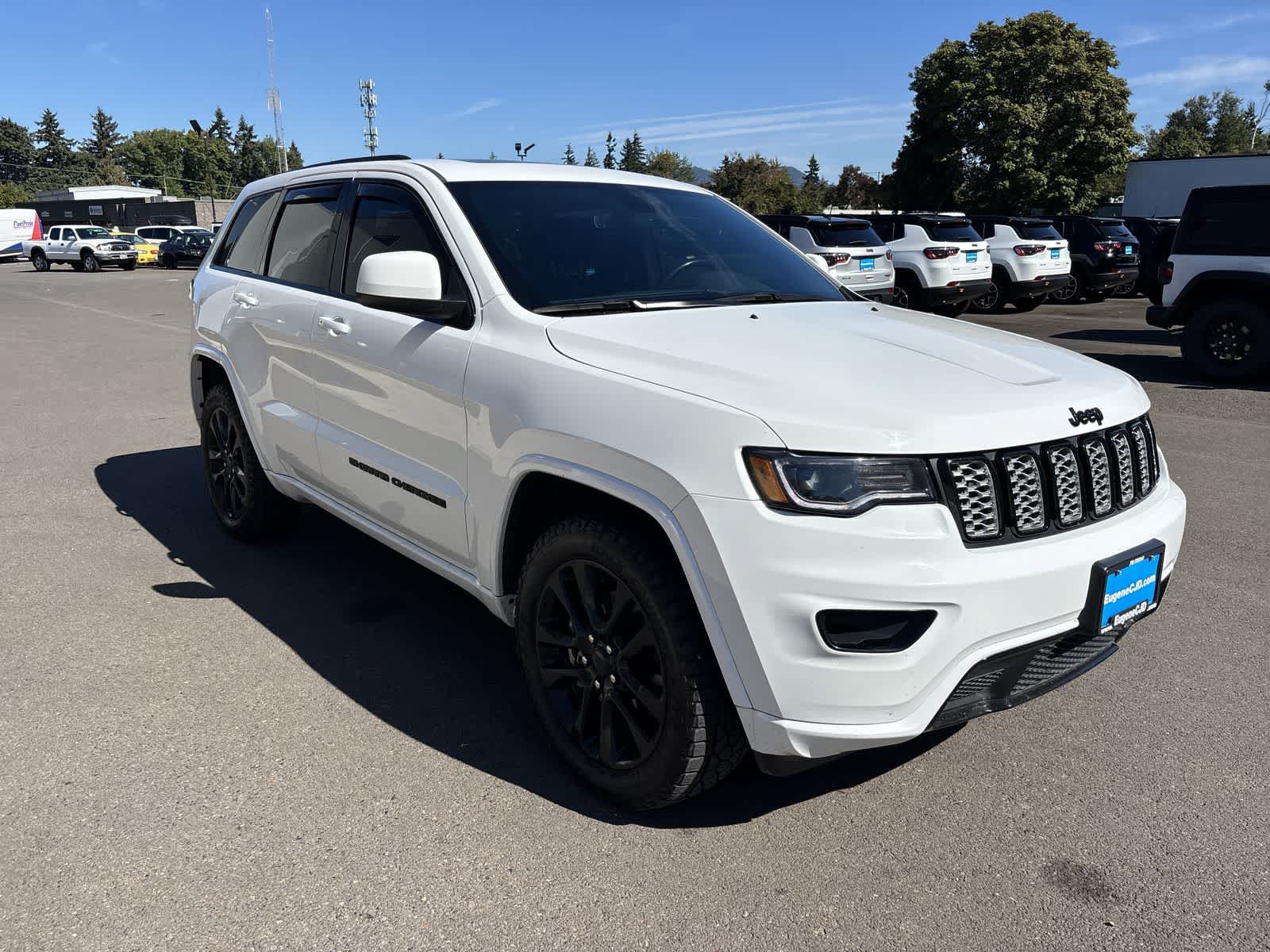 Used 2022 Jeep Grand Cherokee Laredo X AWD/4WD image 6