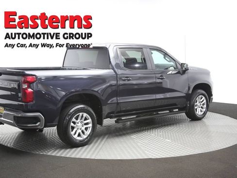 Used 2022 Chevrolet Silverado 1500 LT AWD/4WD image 41