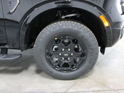 New 2025 Ford Ranger Lariat w/ FX4 Off-Road Package image 40