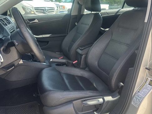 Used 2012 Volkswagen Jetta SE FWD image 17