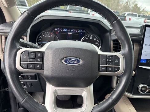 Used 2024 Ford Expedition Limited image 25