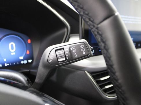 New 2025 Ford Escape SE w/ PHEV Premium Package image 41