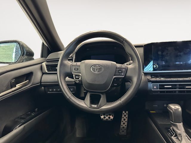 Used 2025 Toyota Camry SE FWD image 12