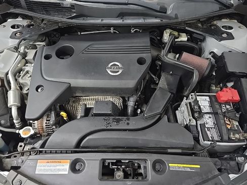 Used 2015 Nissan Altima 2.5 SV w/ Convenience Package FWD image 13