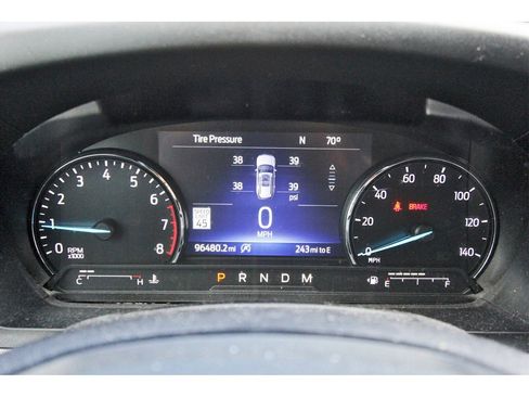 Used 2020 Ford Explorer XLT w/ Equipment Group 202A image 10