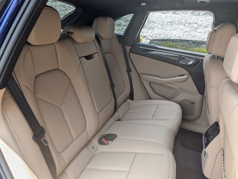 Certified 2025 Porsche Macan image 25